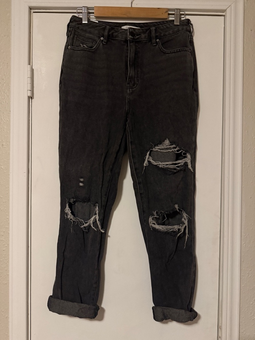 PacSun Women's High-Rise Distressed Mom Jeans in Washed Black